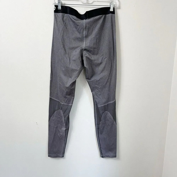 Nike Pro Hyperwarm Leggings Gray L 29x29 Athleisure Base Layer Gorpcore Gym - Picture 8 of 11